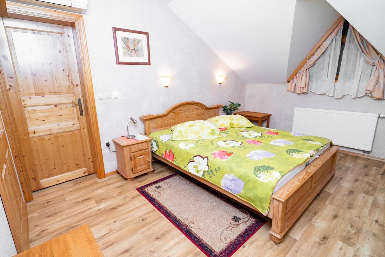 Okroglice Guesthouse Mocivnik מראה חיצוני תמונה