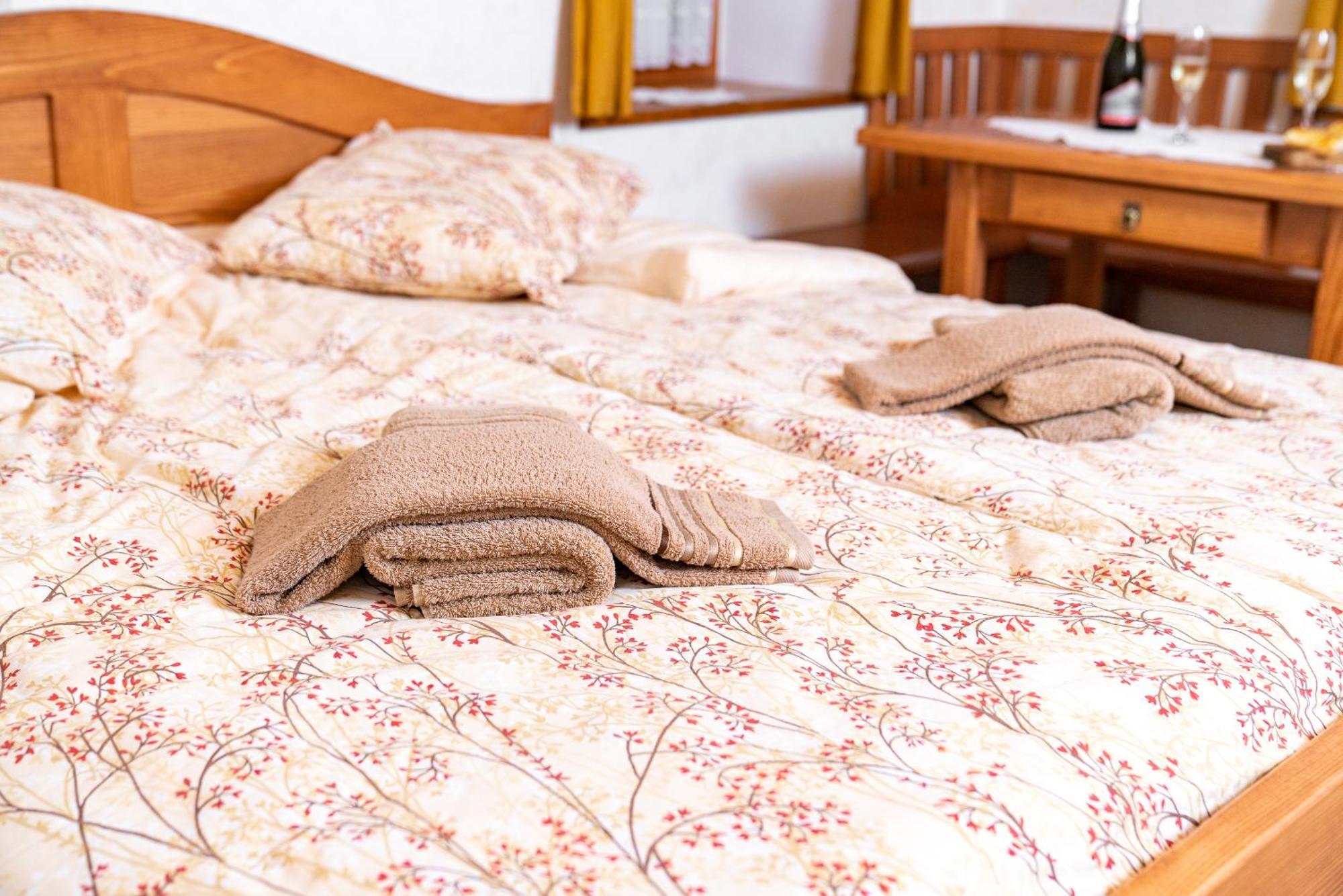 Okroglice Guesthouse Mocivnik מראה חיצוני תמונה