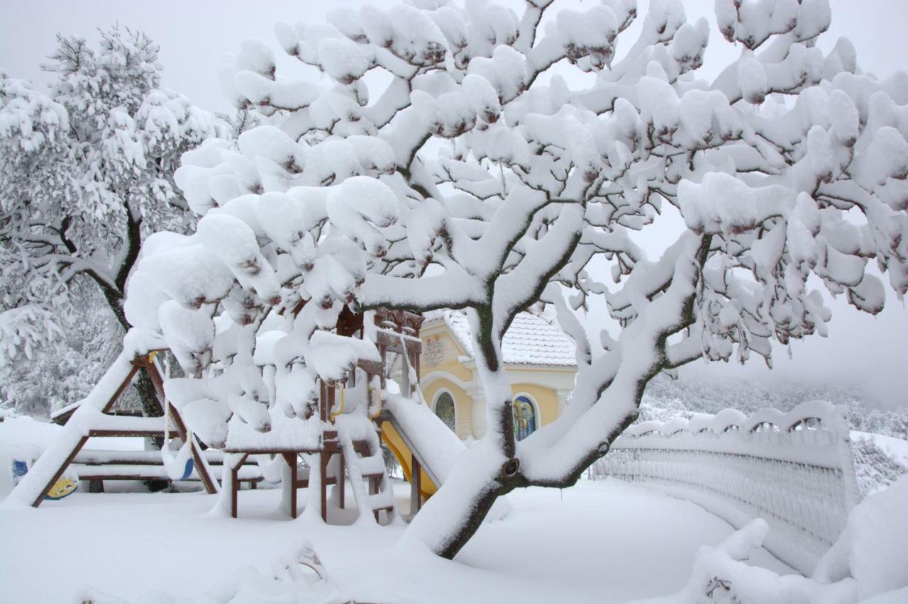 Okroglice Guesthouse Mocivnik מראה חיצוני תמונה