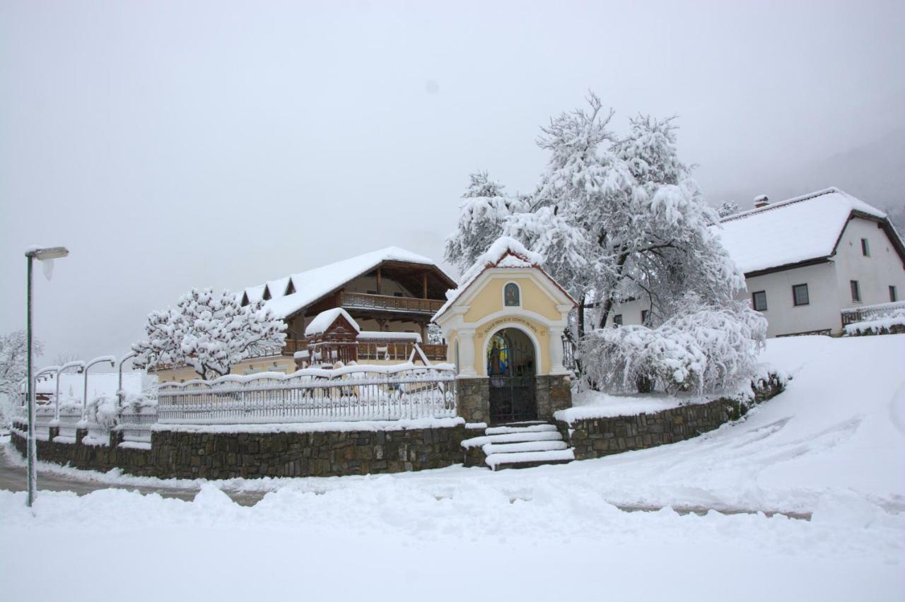 Okroglice Guesthouse Mocivnik מראה חיצוני תמונה